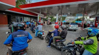 Pertamax Makin Mahal, Mobilitas Masyarakat Kelas Menengah Tertekan