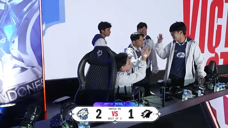 Kejutan MPL ID S18: "Meta Vampir" EVOS Sukses Bungkam ONIC di Week 8 Day 2